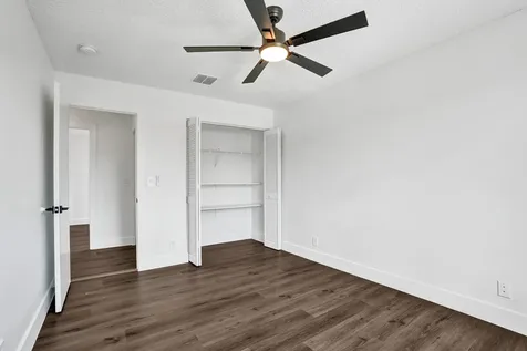 8865 Lake Park Circle S Davie FL 33328