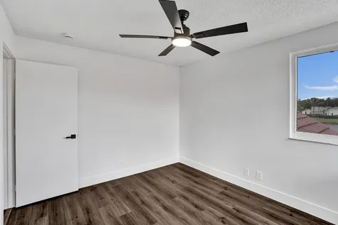 8865 Lake Park Circle S Davie FL 33328