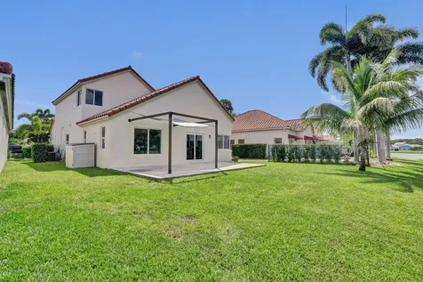 8865 Lake Park Circle S Davie FL 33328