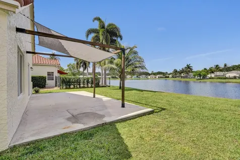 8865 Lake Park Circle S Davie FL 33328