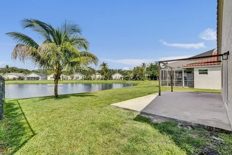 8865 Lake Park Circle S Davie FL 33328