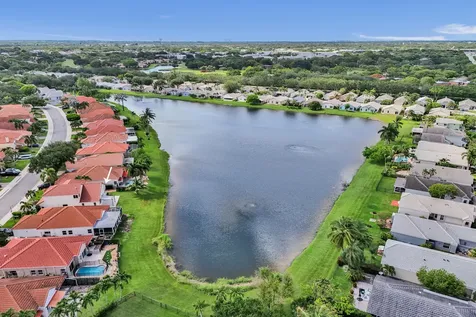8865 Lake Park Circle S Davie FL 33328