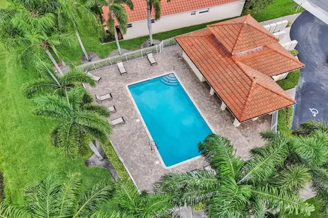 8865 Lake Park Circle S Davie FL 33328