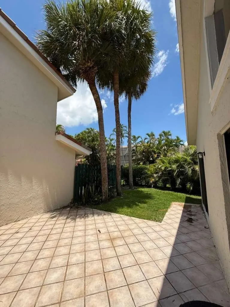 6125 Via Laguna Lane Boca Raton FL 33433