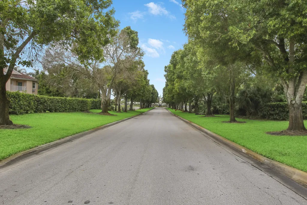 9800B Perfect Drive Port St Lucie FL 34986