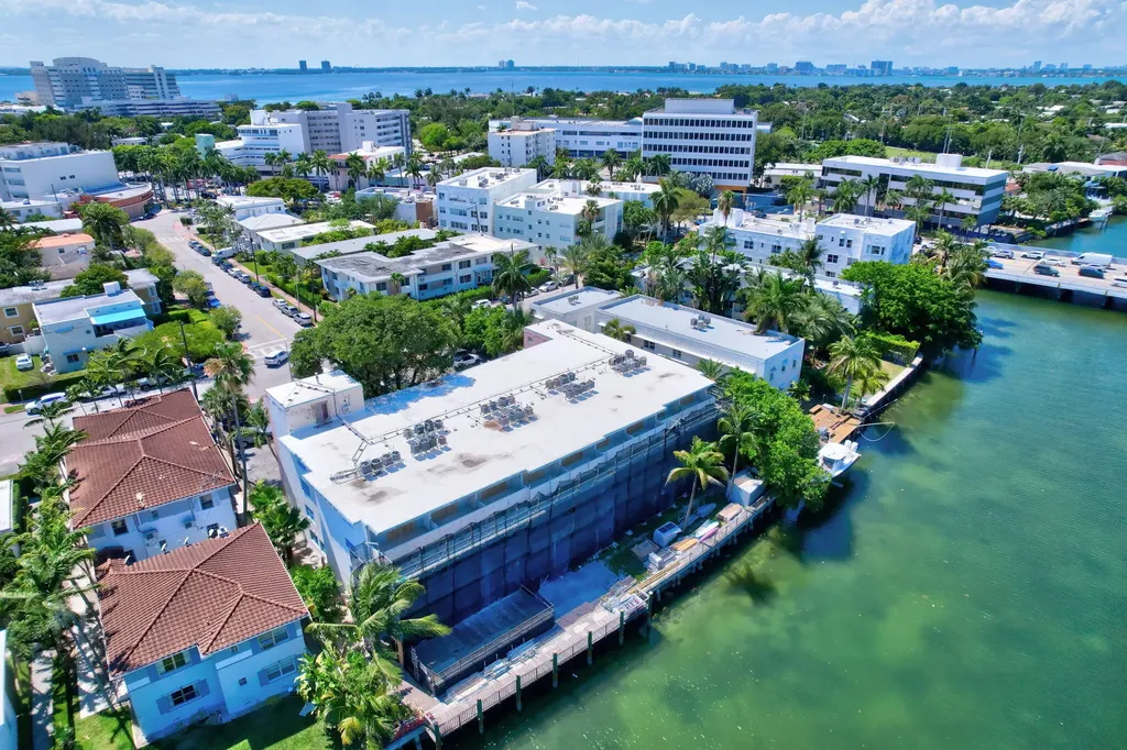 4011 N Meridian Avenue Miami Beach FL 33140