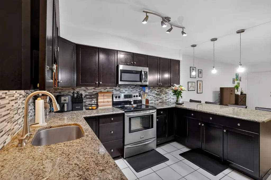 4011 N Meridian Avenue Miami Beach FL 33140