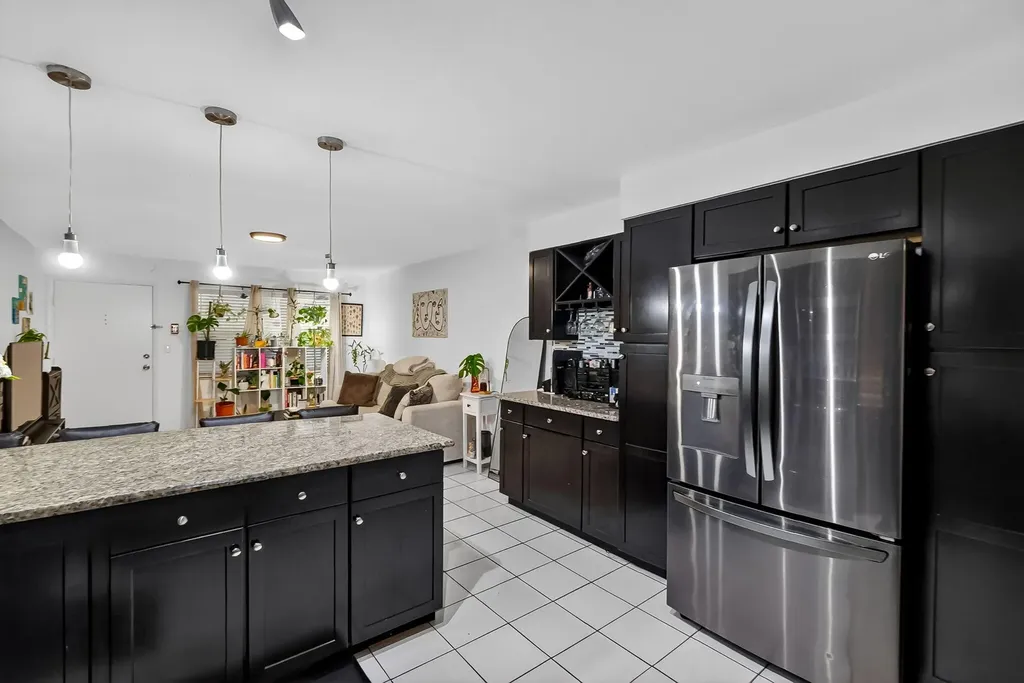 4011 N Meridian Avenue Miami Beach FL 33140