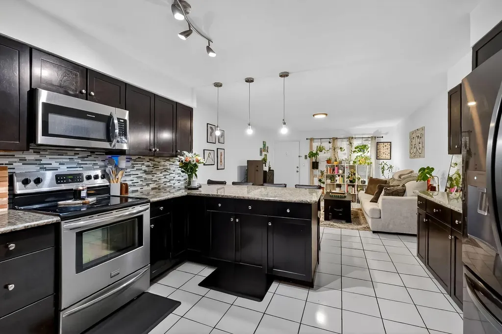 4011 N Meridian Avenue Miami Beach FL 33140