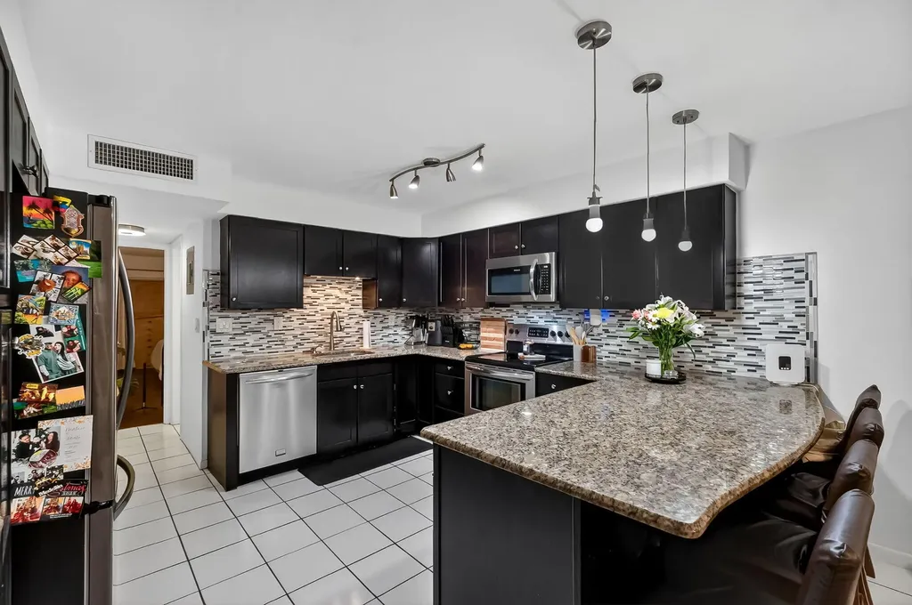 4011 N Meridian Avenue Miami Beach FL 33140
