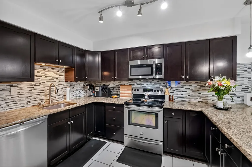 4011 N Meridian Avenue Miami Beach FL 33140