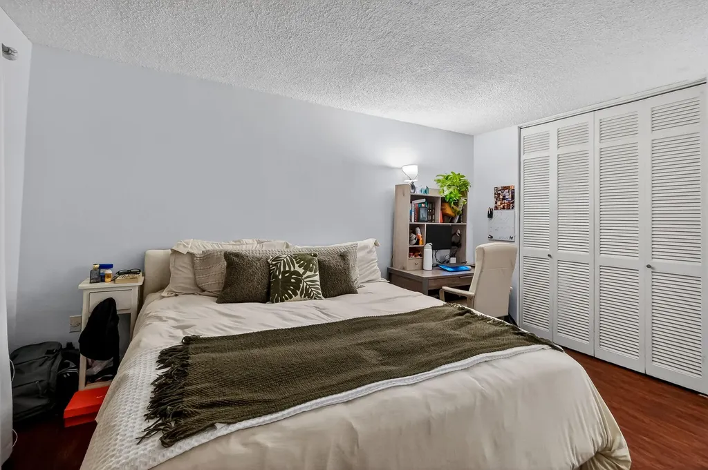 4011 N Meridian Avenue Miami Beach FL 33140