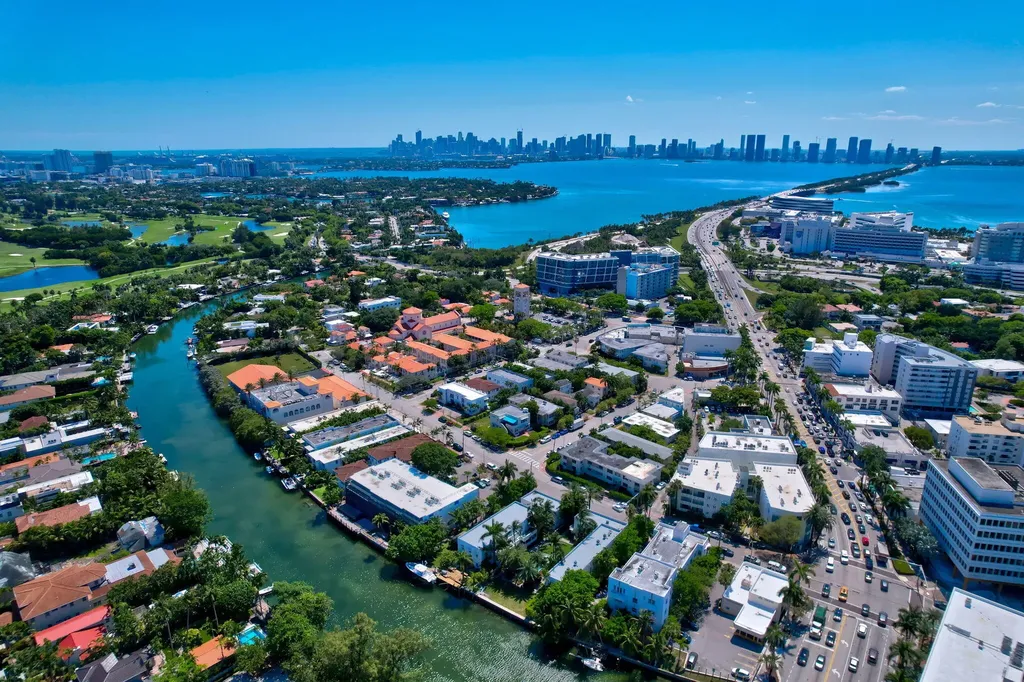 4011 N Meridian Avenue Miami Beach FL 33140