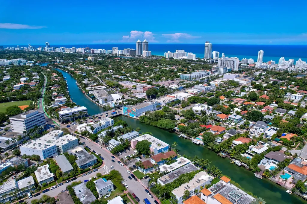 4011 N Meridian Avenue Miami Beach FL 33140