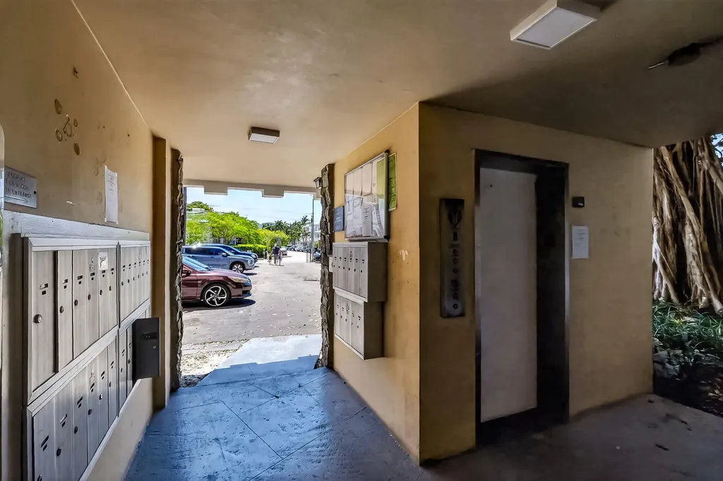 4011 N Meridian Avenue Miami Beach FL 33140