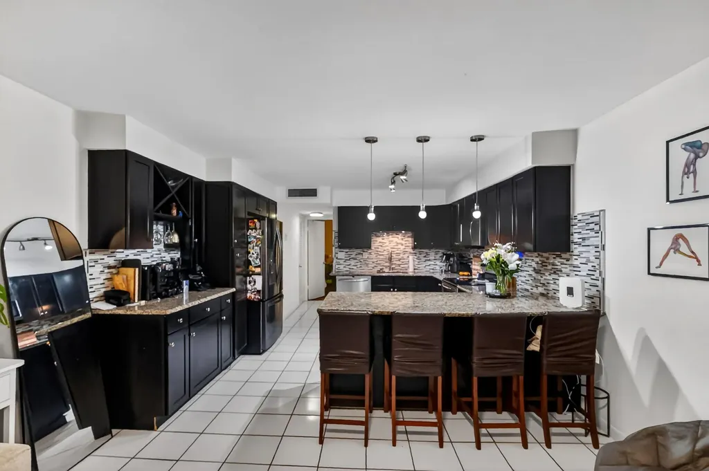 4011 N Meridian Avenue Miami Beach FL 33140
