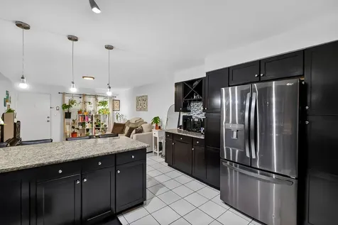 4011 N Meridian Avenue Miami Beach FL 33140