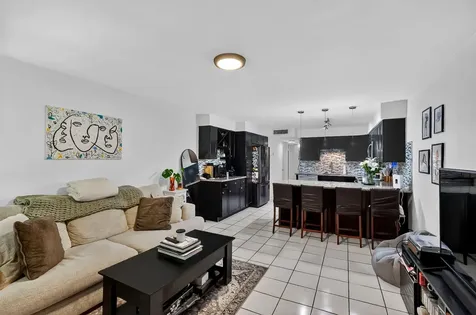 4011 N Meridian Avenue Miami Beach FL 33140