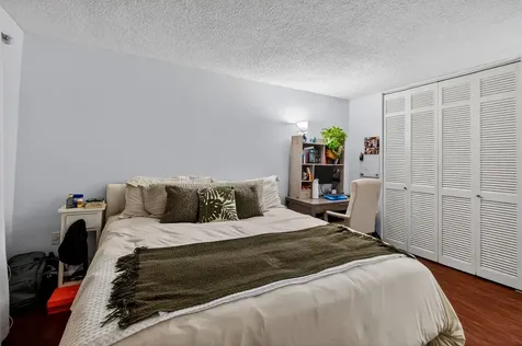 4011 N Meridian Avenue Miami Beach FL 33140