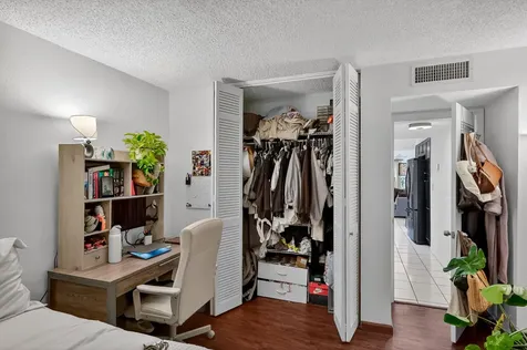 4011 N Meridian Avenue Miami Beach FL 33140
