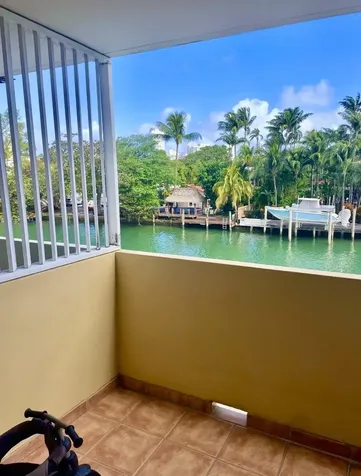 4011 N Meridian Avenue Miami Beach FL 33140