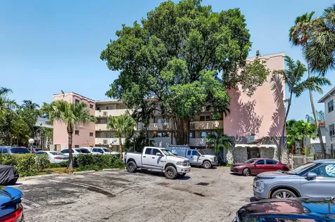 4011 N Meridian Avenue Miami Beach FL 33140