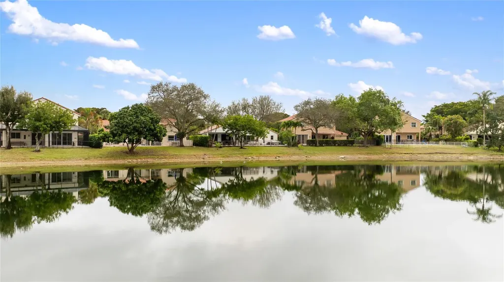 6660 NW 75th Place Parkland FL 33067