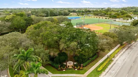 6660 NW 75th Place Parkland FL 33067