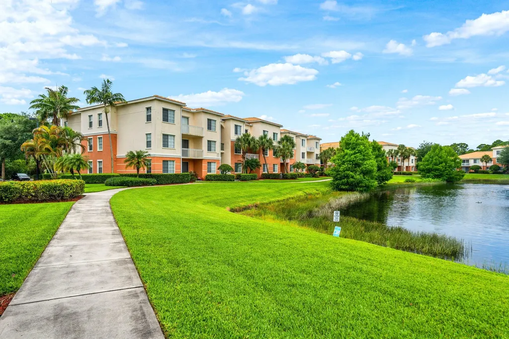 10106 W Myrtlewood Circle Circle W Palm Beach Gardens FL 33418