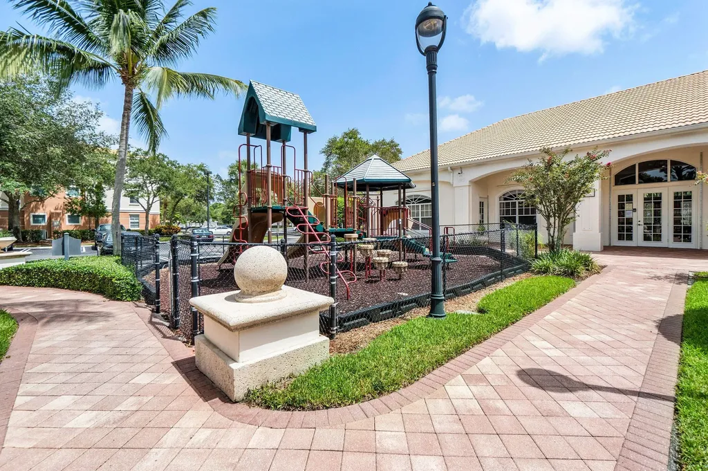 10106 W Myrtlewood Circle Circle W Palm Beach Gardens FL 33418