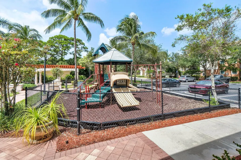 10106 W Myrtlewood Circle Circle W Palm Beach Gardens FL 33418