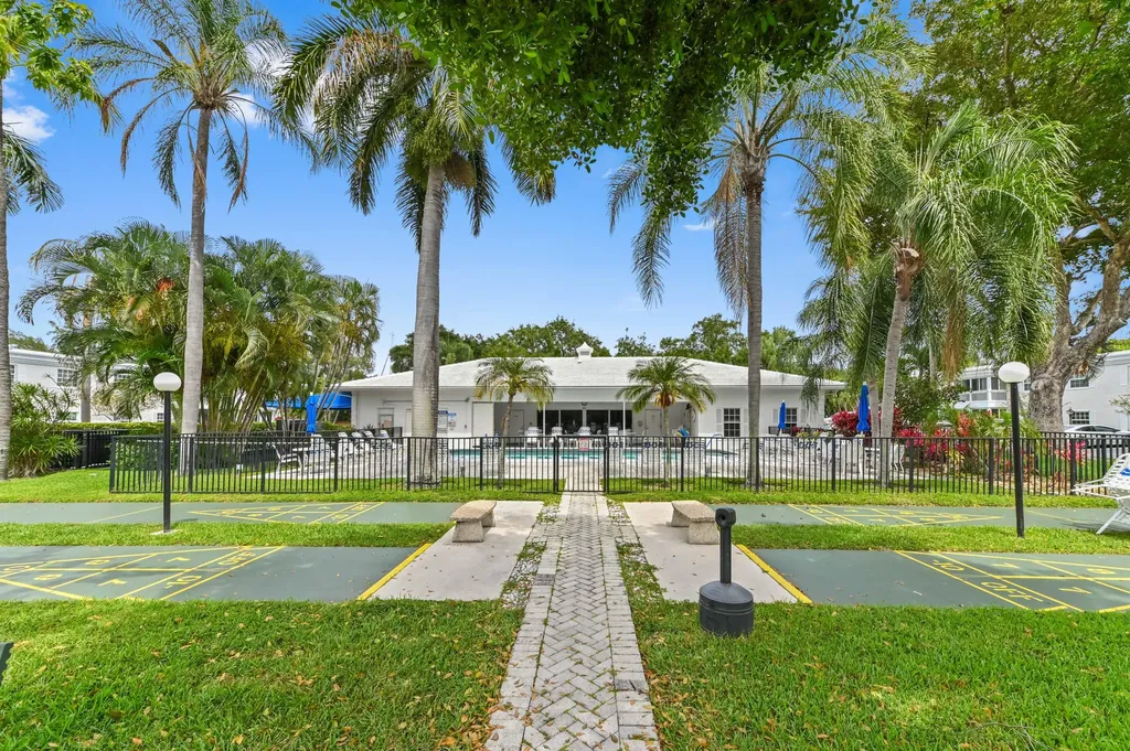 6309 Bay Club Drive Fort Lauderdale FL 33308
