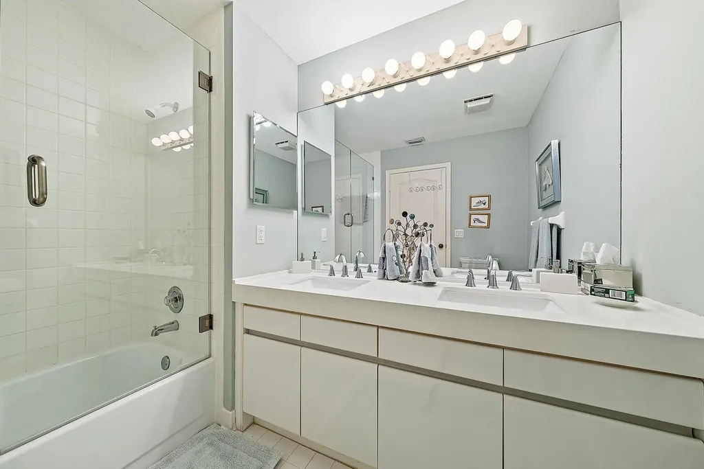 240 Eagleton Estate Boulevard Palm Beach Gardens FL 33418