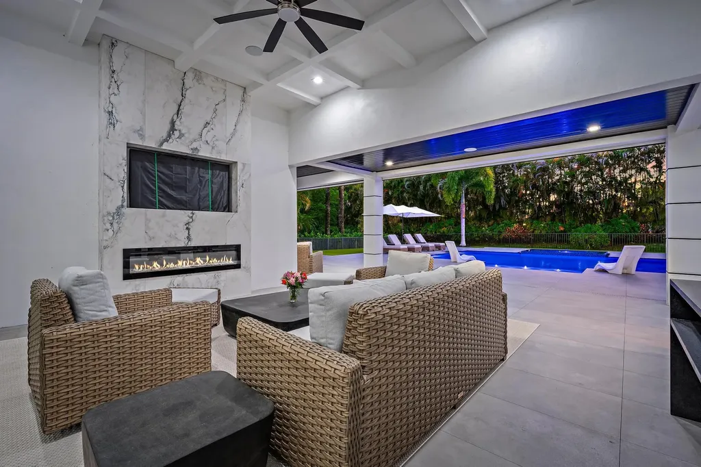 6087 Wildcat Run West Palm Beach FL 33412