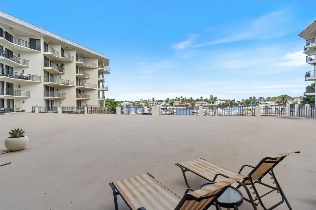 1035 S Federal Highway Delray Beach FL 33483