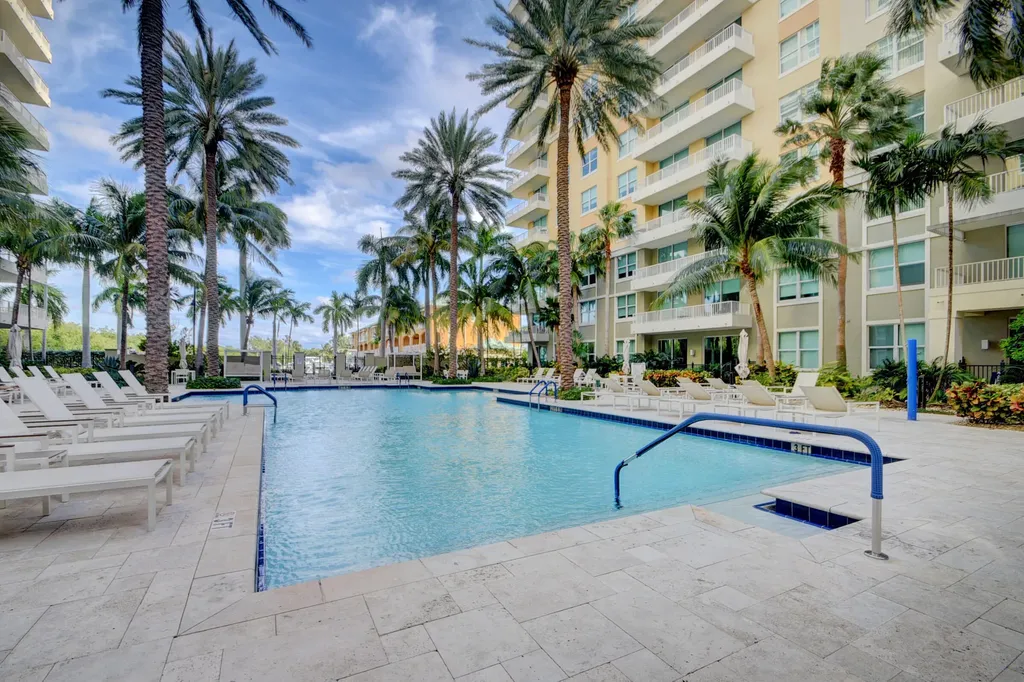 700 E Boynton Beach Boulevard Boynton Beach FL 33435