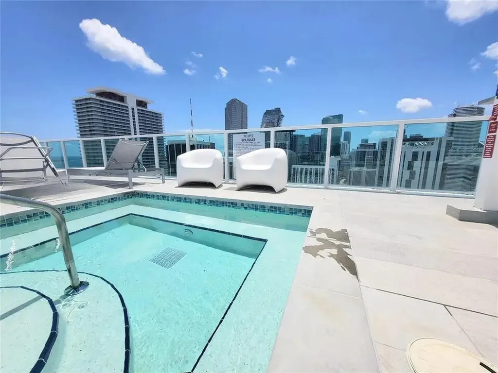 133 NE 2nd Avenue Miami FL 33132