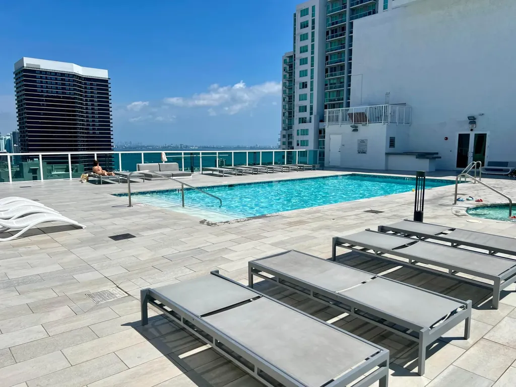 133 NE 2nd Avenue Miami FL 33132