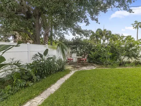 532 Foresteria Drive West Palm Beach FL 33403
