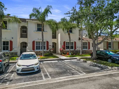 934 NE 42nd Terrace Homestead FL 33033