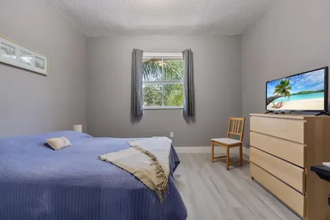 934 NE 42nd Terrace Homestead FL 33033