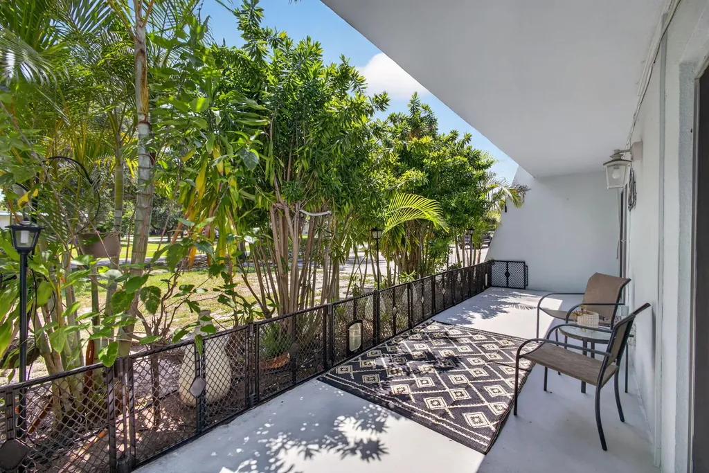 725 Hummingbird Way North Palm Beach FL 33408