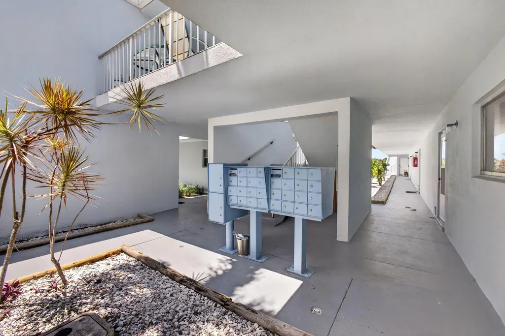 725 Hummingbird Way North Palm Beach FL 33408