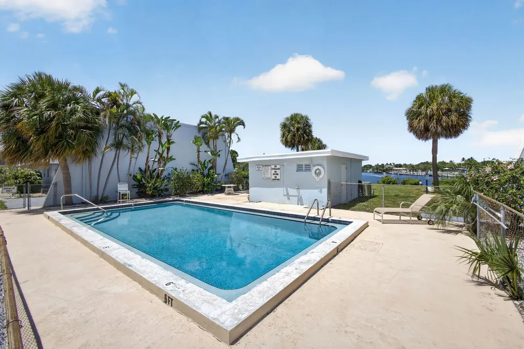 725 Hummingbird Way North Palm Beach FL 33408