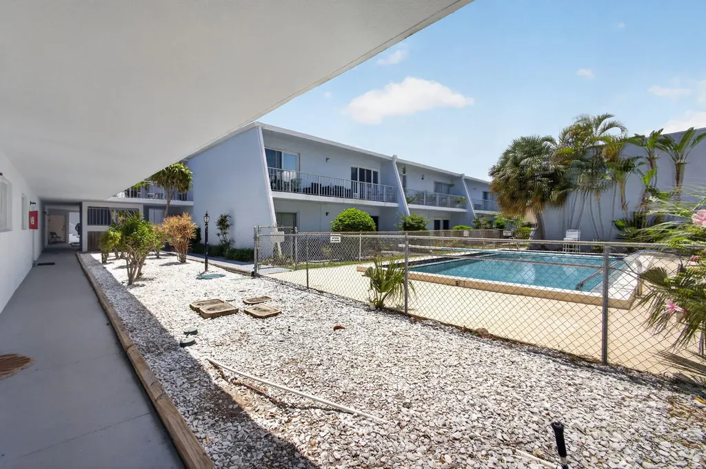 725 Hummingbird Way North Palm Beach FL 33408