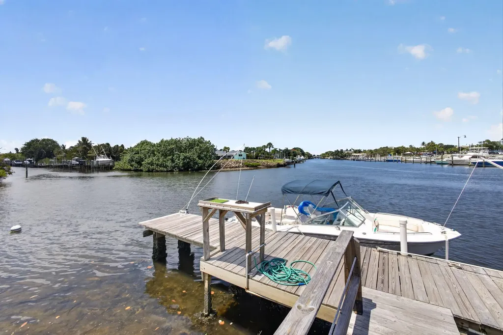 725 Hummingbird Way North Palm Beach FL 33408