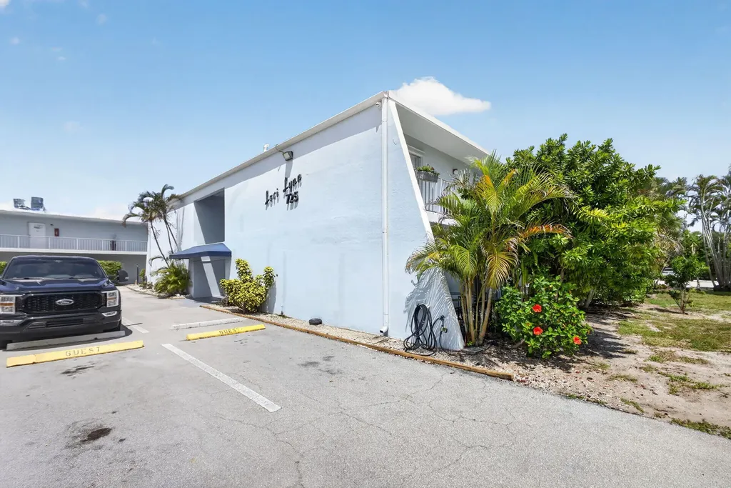 725 Hummingbird Way North Palm Beach FL 33408