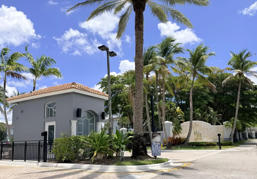 9630 NW 2nd Street Pembroke Pines FL 33024