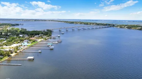 2950 SE Ocean Boulevard Stuart FL 34996
