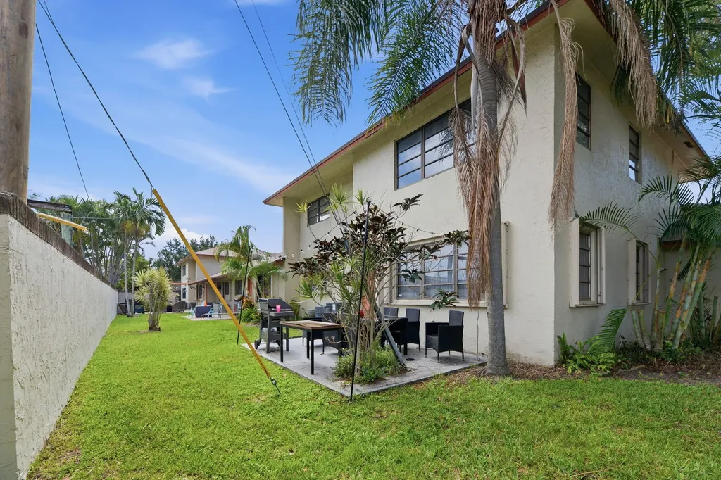 1769 NE 40th Place Pompano Beach FL 33064
